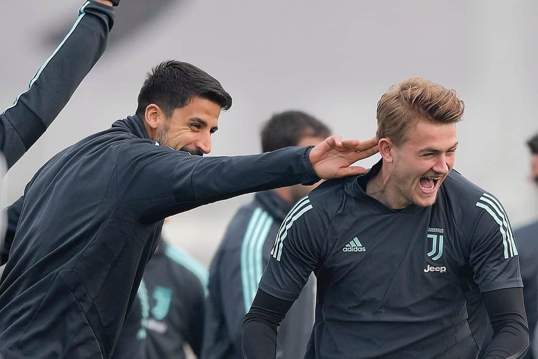 マタイス・デ・リフトのインスタグラム：「@championsleague mood 😁」