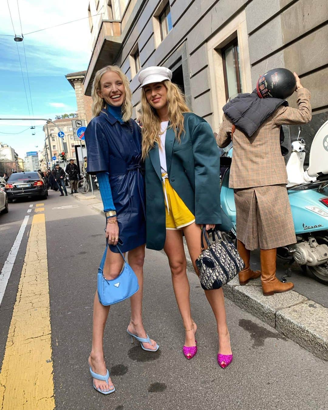 レオニー・ハンネさんのインスタグラム写真 - (レオニー・ハンネInstagram)「Big hair energy in Milan. 🦚 Anzeige/Tag #mfw #sportmax」2月26日 1時29分 - leoniehanne