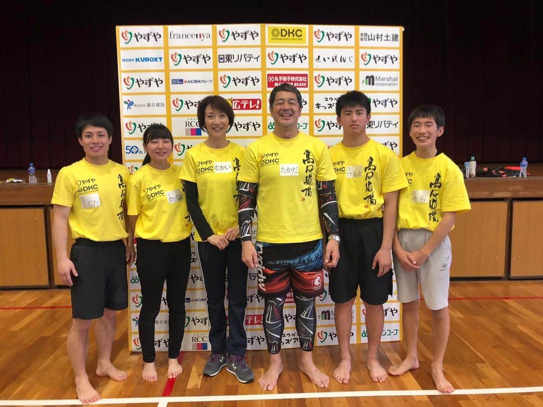高田延彦さんのインスタグラム写真 - (高田延彦Instagram)「ダイヤモンドキッズカレッジ広島大会、ボランティアで子どもたちに素敵な時間を作り上げてくれた高校生と医療班の皆さん、会場となった中学校に心より感謝です。広島国泰寺高校レスリング部、賀茂高校レスリング部、三次高校レスリング部、広島国際学院高校レスリング部、広島レスリングクラブ、医療チームの三原先生、はるか看護士、会場となったAICJ中学校を運営するAIC鷗州グループの皆さん、ありがとうございました。 #ダイヤモンドキッズカレッジ広島  #やずや  #日東リバティ  #ボランティア  #高校生  #レスリング部  #医療班  #aicj中学校」2月11日 16時55分 - takada_nobuhiko