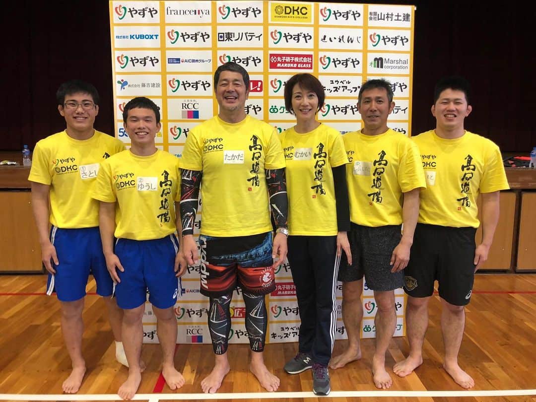高田延彦さんのインスタグラム写真 - (高田延彦Instagram)「ダイヤモンドキッズカレッジ広島大会、ボランティアで子どもたちに素敵な時間を作り上げてくれた高校生と医療班の皆さん、会場となった中学校に心より感謝です。広島国泰寺高校レスリング部、賀茂高校レスリング部、三次高校レスリング部、広島国際学院高校レスリング部、広島レスリングクラブ、医療チームの三原先生、はるか看護士、会場となったAICJ中学校を運営するAIC鷗州グループの皆さん、ありがとうございました。 #ダイヤモンドキッズカレッジ広島  #やずや  #日東リバティ  #ボランティア  #高校生  #レスリング部  #医療班  #aicj中学校」2月11日 16時55分 - takada_nobuhiko