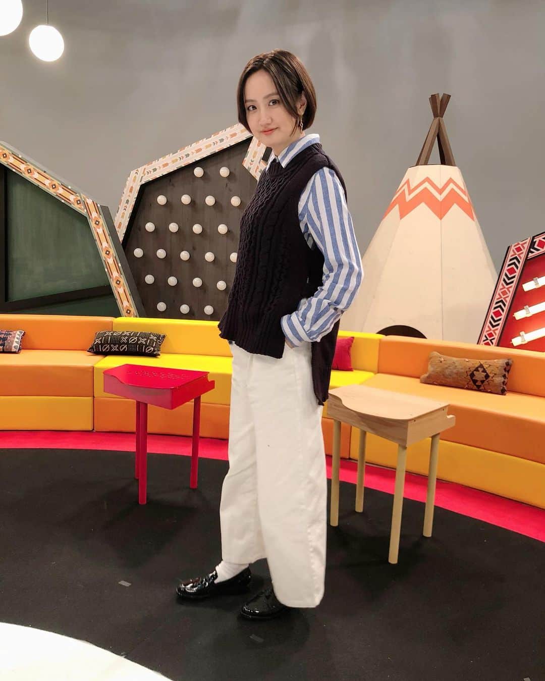 麻生夏子さんのインスタグラム写真 - (麻生夏子Instagram)「2020/2/8(土)放送のtvk「吉田山田のドレミファイル」衣装。﻿ ﻿ @zootiestylinglab さんにご協力いただきました。 ﻿ ﻿ ちょっとハンサムスタイルでお気に入りです。 @zootie_isshi さん、いつも可愛いスタイリングありがとう😍 ﻿ #吉田山田のドレミファイル #instafashion #fashion #coodinate #ootd #zootiestylinglab #イーザッカマニア #ezakkamania﻿」2月11日 16時58分 - natsukoaso0806