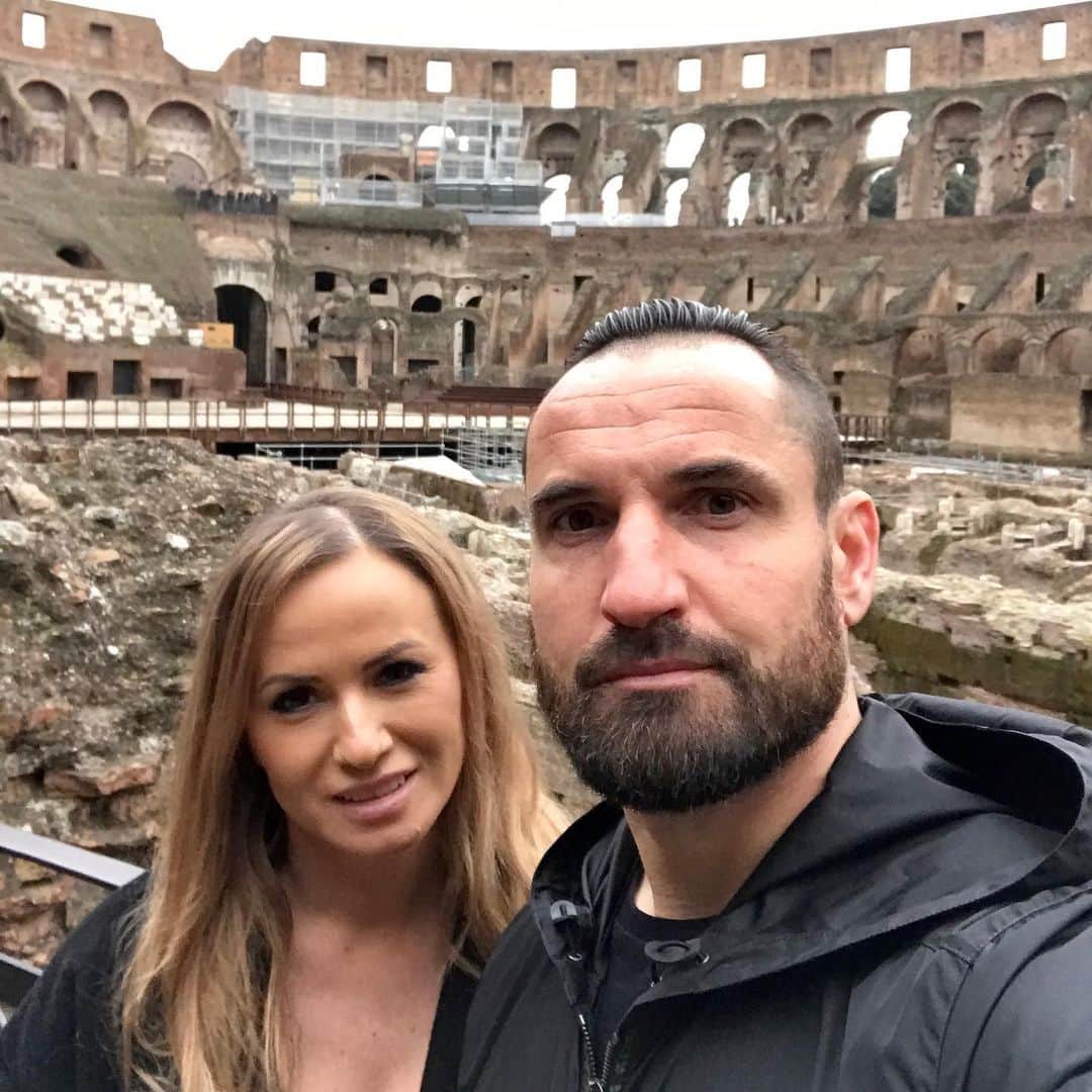 マルチン・ヴァシレフスキのインスタグラム：「all roads lead to Rome #colosseum」