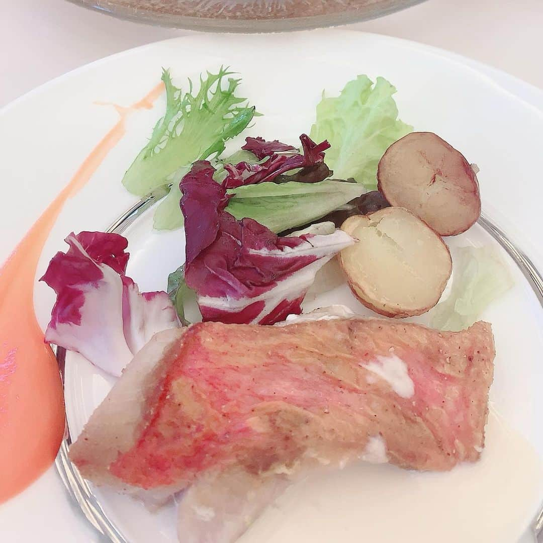 SPARAさんのインスタグラム写真 - (SPARAInstagram)「今日は聖子とルグランミラージュさんのバレンタインランチに♡ デザート、オードブルはブュッフェでメインはお肉かお魚が選べるスタイル♡ とっても可愛かったです！！ 伊達ちゃんいつも素敵なおもてなしを有難うございます♡♡♡ @yoshitaka.date  Thank you♡ @seiko3396  #ルグランミラージュ#バレンタインランチ#デザートブュッフェ#バレンタイン#美容トーク#1番の美容は」2月11日 17時14分 - spara_aco