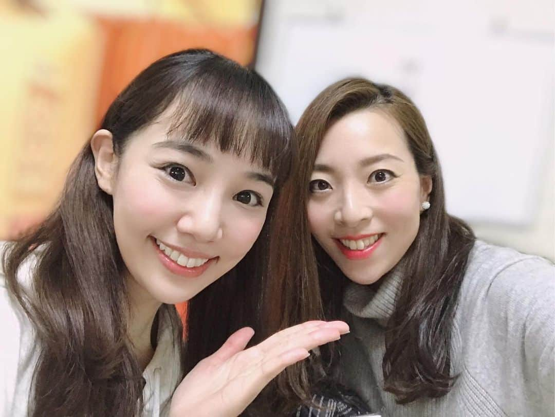 咲妃みゆさんのインスタグラム写真 - (咲妃みゆInstagram)「「シャボン玉とんだ 宇宙までとんだ」福岡公演に足をお運びくださった皆さま✨本当にありがとうございました‼️愛に溢れたこの作品を、九州の地でもお届け出来たことに感謝しています😌﻿ ﻿ そして、今回もとっても嬉しいお客様が…❤️﻿ ﻿ #夢乃聖夏 さん✨﻿ 幸せな再会でした😭💕歌劇団在団中から大変お世話になっている夢さん。。。✨同じ九州出身だからでしょうか、夢さんとお会いする度、私の中に特別な高揚感が満ちるのです🍀夢さんの明るい笑顔と真っ直ぐなお言葉に、ものすごく力を頂きました‼️‼️‼️﻿ ﻿ 明日からいよいよ大阪公演！﻿ 大阪の地で、舞台上とはいえ＂お国言葉＂を発するのはなかなかな勇気を要しますね…😳💦しっかり復習して挑みたいと思います‼️﻿ ﻿ #シャボン玉とんだ宇宙までとんだ﻿ ﻿ ﻿」2月11日 17時14分 - miyusakihi