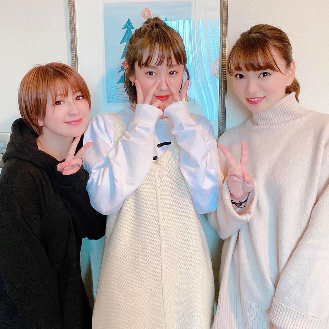 矢口真里さんのインスタグラム写真 - (矢口真里Instagram)「３人でお仕事♡ 圭ちゃんと愛ちゃん♡ メンバーと一緒の時間は貴重だし最強にリラックスできるんです😁✨」2月11日 17時52分 - mariyaguchi_official