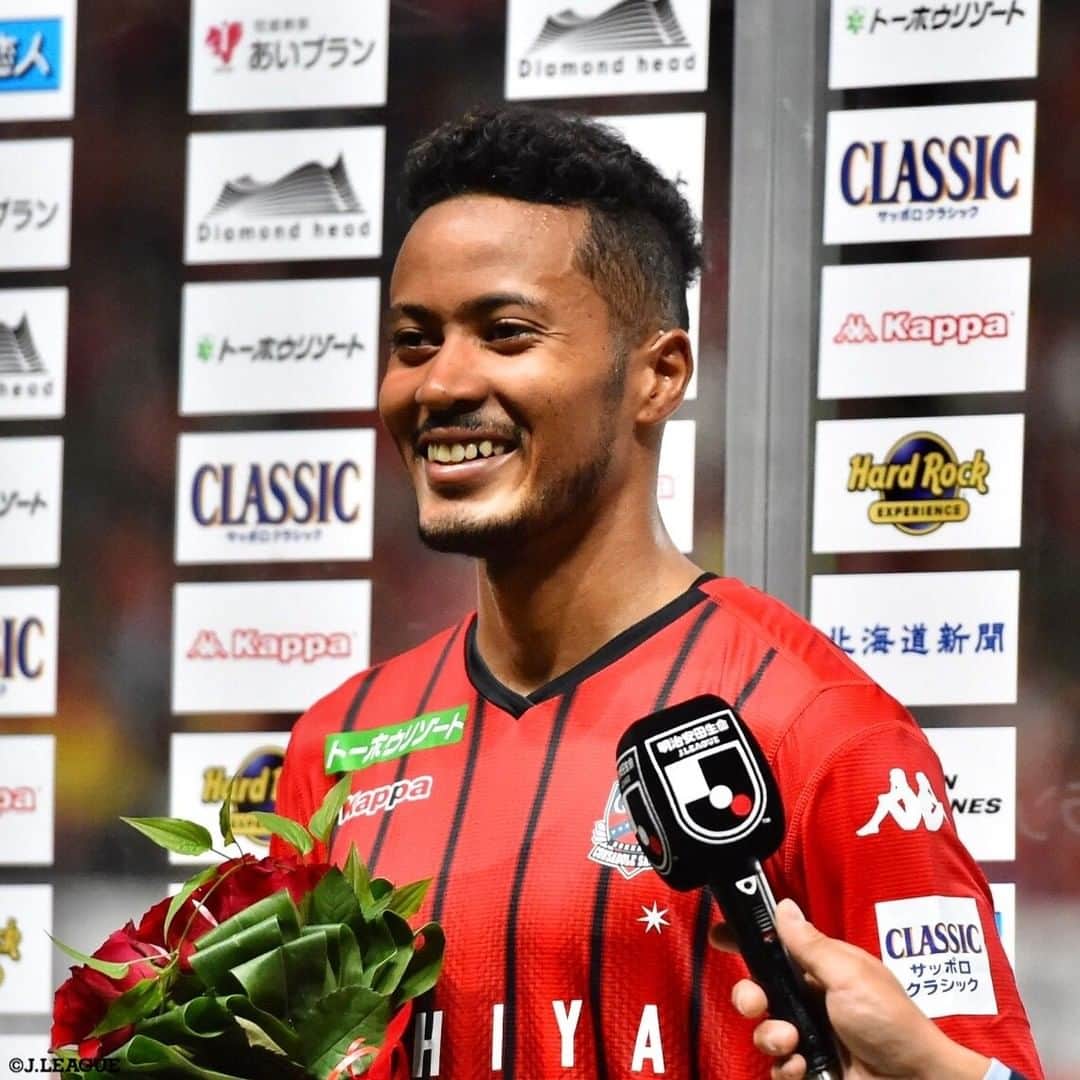 Ｊリーグさんのインスタグラム写真 - (ＪリーグInstagram)「HAPPY BIRTH DAY🎂🎉﻿ ﻿ 今日2月11日は、﻿ #北海道コンサドーレ札幌 の #鈴木武蔵 選手の﻿ 26歳のお誕生日です✨﻿ ﻿ おめでとうございます㊗️﻿ ﻿ 真剣な表情から笑顔まで‼️﻿ ヘアカラーの変化にも注目です👀﻿ いろいろな表情を見せる鈴木選手😍﻿ ﻿ あなたは何番目の鈴木選手が好きですか❓💕﻿ コメント欄にて教えてください☺️﻿ ﻿ #Ｊリーグ﻿ #jleague﻿ ﻿ #consadole #🦉﻿ #誕生日 #おめでとう﻿ #誕生日おめでとう #HBD #🎂﻿ #2月 #2月生まれ #february﻿ #笑顔 #スマイル﻿ #スーツ #スーツ男子﻿ #ヘアカラー #ヘアスタイル﻿ #hair #hairstyle #haircolor﻿ #おしゃれ﻿ #おしゃれさんと繋がりたい﻿ #オフショット #ギャップ ﻿ #whichone ﻿ #コメント #コメント大歓迎」2月11日 18時00分 - jleaguejp