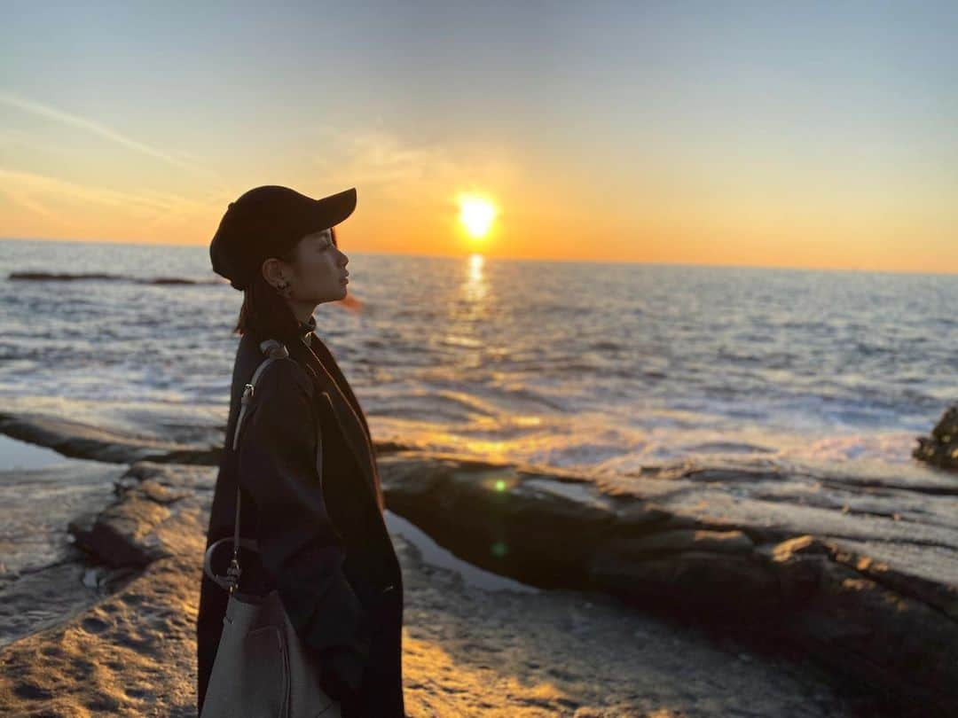 寺田有希さんのインスタグラム写真 - (寺田有希Instagram)「🌅✨✨ 明日からまた頑張ろうね💪 #寺田有希 #teradayuki #白浜 #白浜旅行 #三段壁」2月11日 18時07分 - terada_yuki