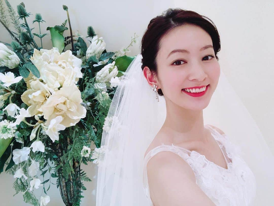 川辺優紀子さんのインスタグラム写真 - (川辺優紀子Instagram)「【YouTubeちゃんねる更新】 今回はなんと！ ヒルトン東京ベイの「ブライダルフェア」に大潜入してきました✨ 行けば得するフェア👍 結婚予定の方も、そうでない方も、是非ご覧ください💓 『川辺ちゃんねる』で検索してねー！！ ご協力いただきましたヒルトン東京ベイの皆様、本当にありがとうございました。 （歯ベニしてるのは、気付かなかったことにしておいてください。笑）  #ヒルトン　#ヒルトン東京ベイ　#hilton #ブライダル　#ブライダルフェア　#ウェディング　#ウェディングドレス　#YouTube」2月11日 18時13分 - yukiko_kawabe