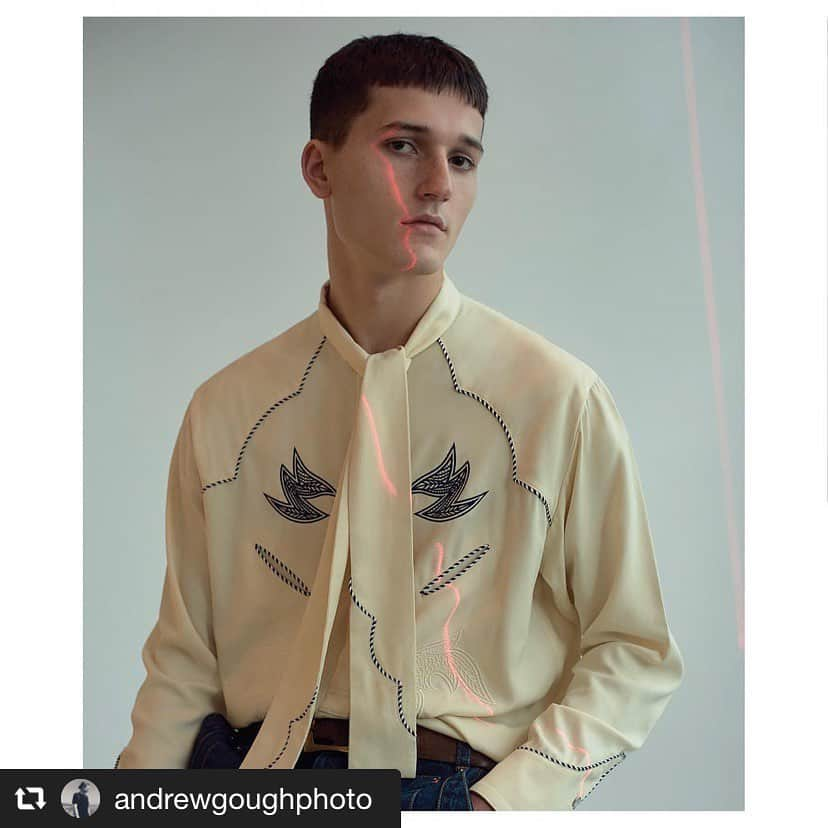 TOGAさんのインスタグラム写真 - (TOGAInstagram)「#repost from @andrewgoughphoto TOGA PULLA AW2019 Rayon embroidery dress featured in @contributormagazine ・ Stylist @andreakading With @ervinhajdarmata ・ #togaarchives #togaarchives_online #toga #togapulla #togapulla19aw #トーガ #トーガアーカイブス #トーガプルラ」2月11日 9時27分 - togaarchives