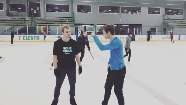 アレクセイ・クラスノジョンのインスタグラム：「#throwbackmonday to creating my short program with @alexmartinj can’t wait to see what we can do this year 🔥🔥🙌🏻 comment music ideas below 🙈🤩✌🏻」