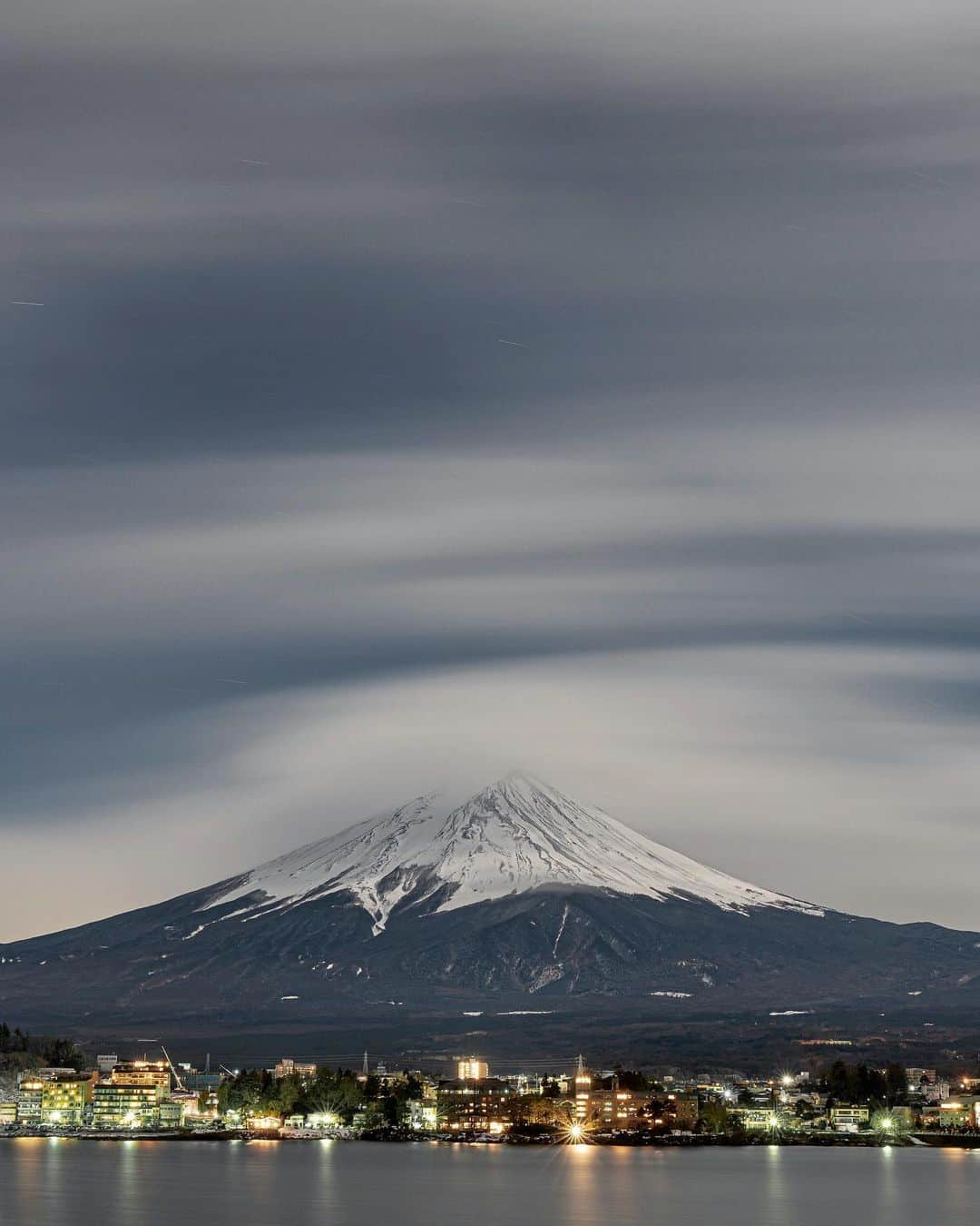 Asuka（明日香）さんのインスタグラム写真 - (Asuka（明日香）Instagram)「*﻿ *﻿ On a moonlit night 🗻﻿ *﻿ *﻿ 月明かりに照らされた富士山。﻿ パジャマの上にダウン着て真夜中に撮影📷﻿ ﻿ 2020.02.09  01:58a.m.﻿ *﻿ *﻿ #富士山 ﻿ #富士山が好き ﻿ #世界遺産 ﻿ #worldheritage ﻿ #α7riii﻿ #A7R3﻿ #mt_fuji ﻿ #fujiyama ﻿ #mountain ﻿ #nightview ﻿ #夜景 ﻿ #long_exposure﻿ #sonyalpha ﻿ #japan﻿ #MyRRS﻿ #reallyrightstuff﻿ #fstopgear﻿ #yourshotphotographer﻿ #sony﻿ #河口湖﻿ #japan﻿ #winter﻿ #SonyImages﻿ ﻿ ﻿」2月11日 10時11分 - _asuka_asuka_