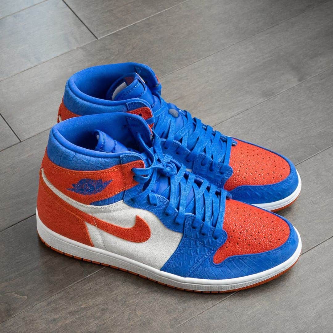 HYPEBEASTさんのインスタグラム写真 - (HYPEBEASTInstagram)「@hypebeastkicks: @jumpman23 frequently blesses its sponsored schools with ultra-exclusive PE footwear, and the latest beneficiaries are the UNC Tar Heels and Florida Gators, both of whom have received ultra-exclusive Air Jordan 1s. Constructed from faux stingray, croc and cracked leather, both collegiate colorways boast a high-end air of lifestyle luxury that’s normally not spotted on player edition designs. Limited to 250 pairs per style, they also use a recognizable slanted Air Jordan 1 Retro High OG cut. Hit the link for full details.⁠⠀ Photo: @englishsole」2月11日 10時42分 - hypebeast