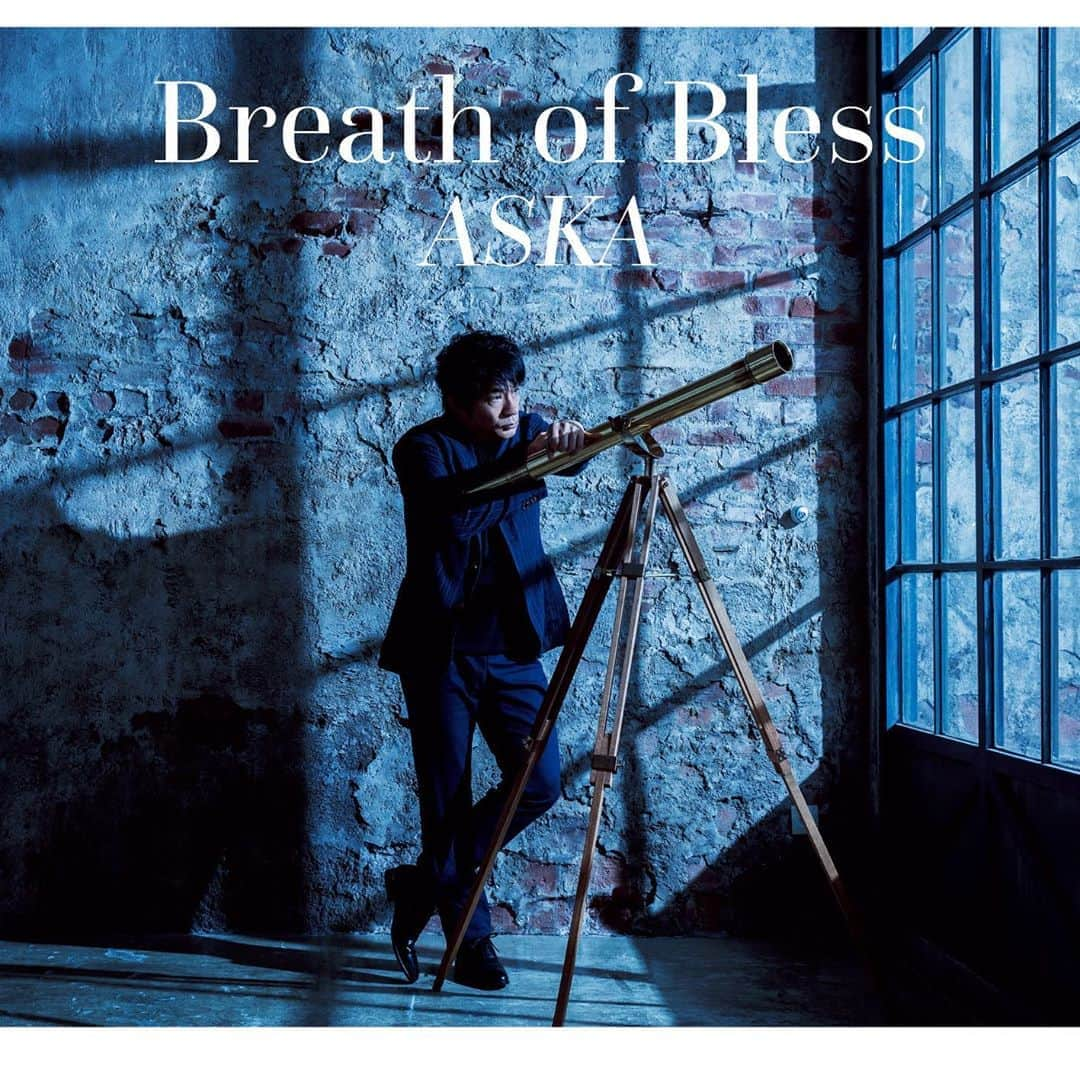 ASKAさんのインスタグラム写真 - (ASKAInstagram)「3/20（金）に発売される、ASKAのニューアルバム「Breath of Bless」。 . 2018年の半年間、1ヶ月1曲配信を行った楽曲（6曲）や、現在、開催しているコンサートツアー「ASKA premium ensemble concert -higher ground-」でも披露されている「百花繚乱」や「We Love Music」を含めた、全15曲収録となっています。  本日、そのニューアルバム「Breath of Bless」のジャケット写真が解禁です！  #aska #aska_official #breathofbless #newalbum #ジャケット写真 #本日解禁」2月11日 11時15分 - aska_official921