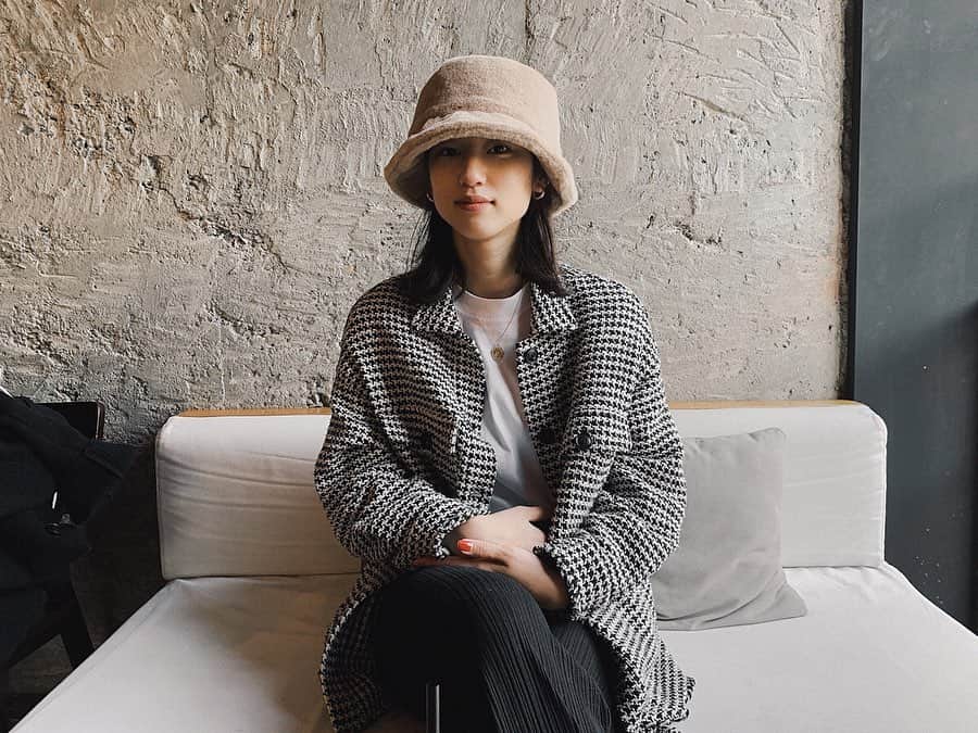 渡邉真梨奈さんのインスタグラム写真 - (渡邉真梨奈Instagram)「. 韓国に住んでる友人と会った日  #bena_style  #帽子がズレてる #韓国旅先photo #bena92_fashion」2月11日 11時39分 - b_e_n_a_92