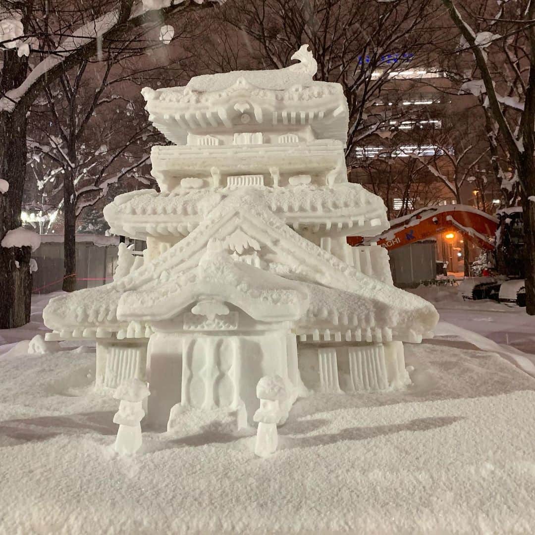 クリストフ・ルメールさんのインスタグラム写真 - (クリストフ・ルメールInstagram)「Snow Festival in Sapporo . Amazing sculpture made in ice blocks #sapporo #artistsoninstagram #snowfestival #ルメール #jra」2月11日 11時46分 - christophelemaire_officiel