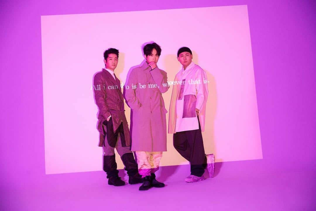 DJトゥーカッツ さんのインスタグラム写真 - (DJトゥーカッツ Instagram)「EPIK HIGH will be performing at 2020 Coachella Valley Music and Arts Festival on Sunday April 12 & 19. ⠀ 에픽하이가 2020 코첼라 밸리 뮤직 앤드 아츠 페스티벌에서 4월 12일, 19일 일요일에 공연합니다. ⠀ styled by @choiyumi___ ⠀ @coachella ⠀ #에픽하이 #epikhigh #coachella #coachella2020 #코첼라 #코첼라2020」2月11日 11時57分 - realtukutz