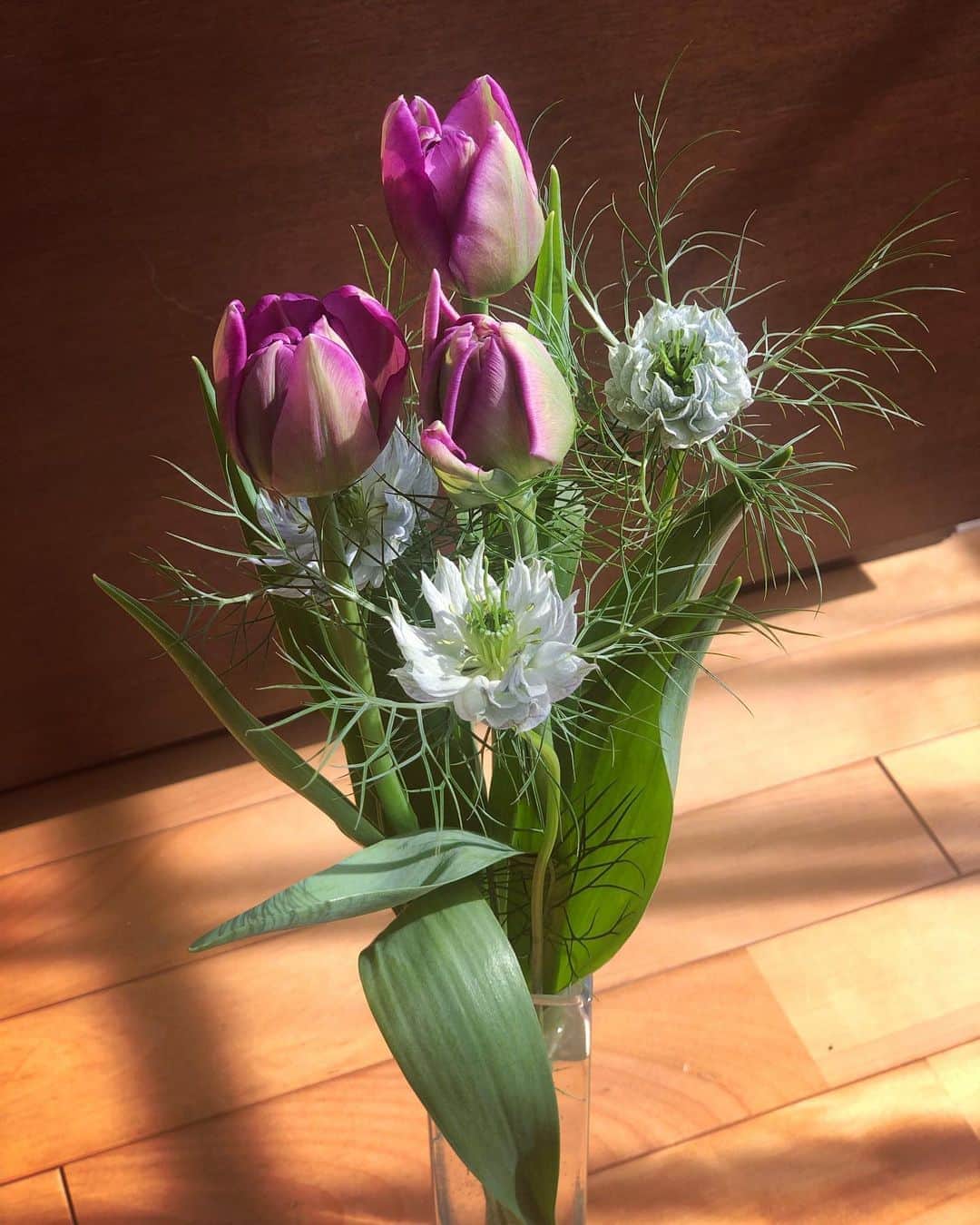 純名里沙さんのインスタグラム写真 - (純名里沙Instagram)「春のお花をお部屋に💐 ・ #お花 #お花のある暮らし  #flower #flowerstagram  #お花大好き #お花シリーズ」2月11日 12時37分 - risajunna3158