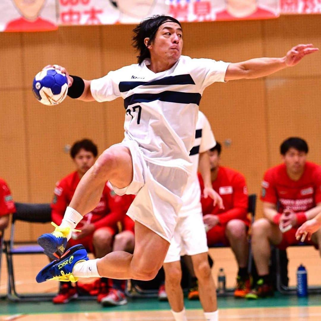 宮崎大輔さんのインスタグラム写真 - (宮崎大輔Instagram)「テレビ東京 追跡LIVE！SPORTSウォッチャー 密着取材の模様が2月15日（土）夜11時～放送予定です‼️ 数ヶ月にわたり密着して頂きました‼️ 今の自分の思いが伝わるといいなと思います。自分に出来ることはがむしゃらにいい準備をしていくことです‼️ みなさん見てください😊  予告動画が70万回近く再生されていてびっくり😅  #ハンドボール #日本体育大学 #テレビ東京 #スポーツウォッチャー  #宮崎大輔 #handball #asics #bennu #等身大 #感謝 #マッスルデリ #オリエンタルバイオ #アサヒビール」2月11日 13時28分 - daisuke7_official