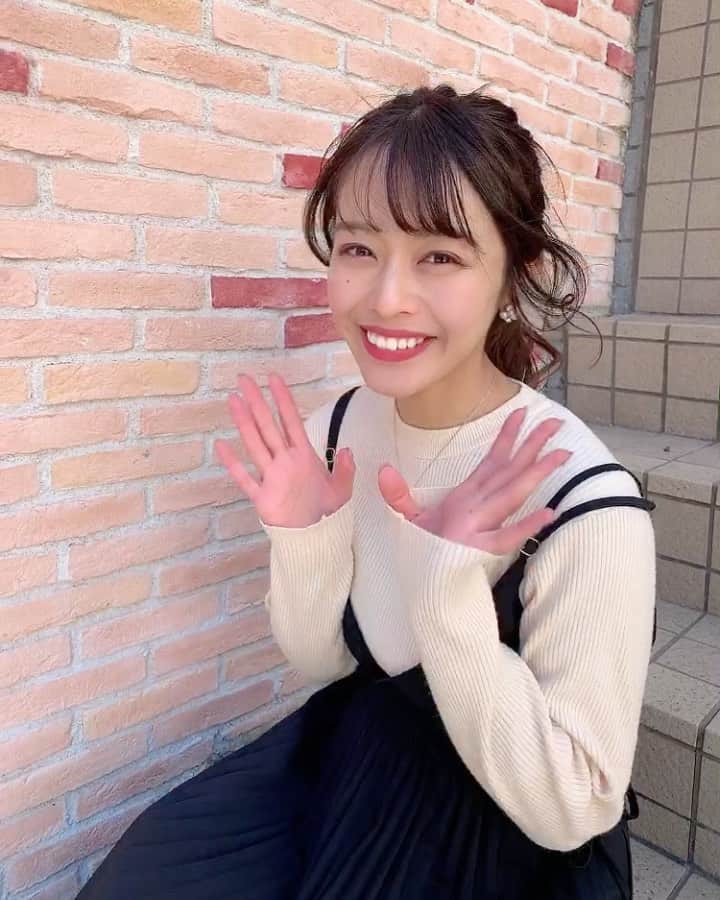 のインスタグラム：「先日ストーリーに載せたら すごく好評だった #ゆめちんコーデ 👗💓 . この日はゆるっとポニーテール🌟 ブラシは使わずざっくりとまとめて 後れ毛をくるんと巻きましたᐠ ♥︎ ᐟ . tops... @redyazel #redyazel onepiece... @fifth_store #fifth  pierce... @misamisa124 necklace... @tiffanyandco . 最近ワンピースが楽ちんですき♡ . #コーディネート#私服#ゆめちん#ポニーテール#キャミワンピ #レディアゼル#フィフス#モノトーンコーデ#coordinate #wear#ootd#fashion#onepiece」