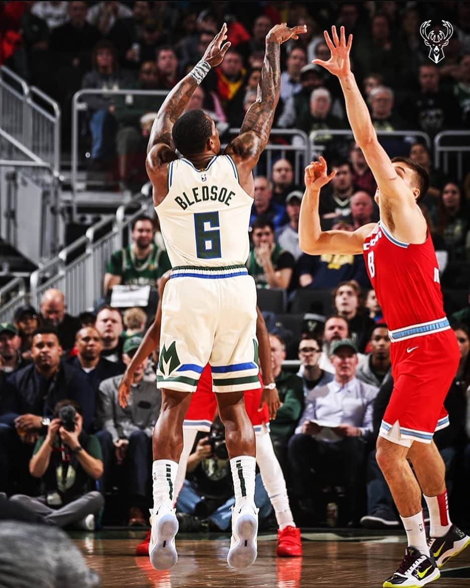 エリック・ブレッドソーさんのインスタグラム写真 - (エリック・ブレッドソーInstagram)「28-8-8 with Giannis out. 62% fg but the most underrated stat of the night is the 17+/- 😳🔥 #fearthedeer #bucks #milwaukeebucks #nba」2月11日 14時02分 - ebled2