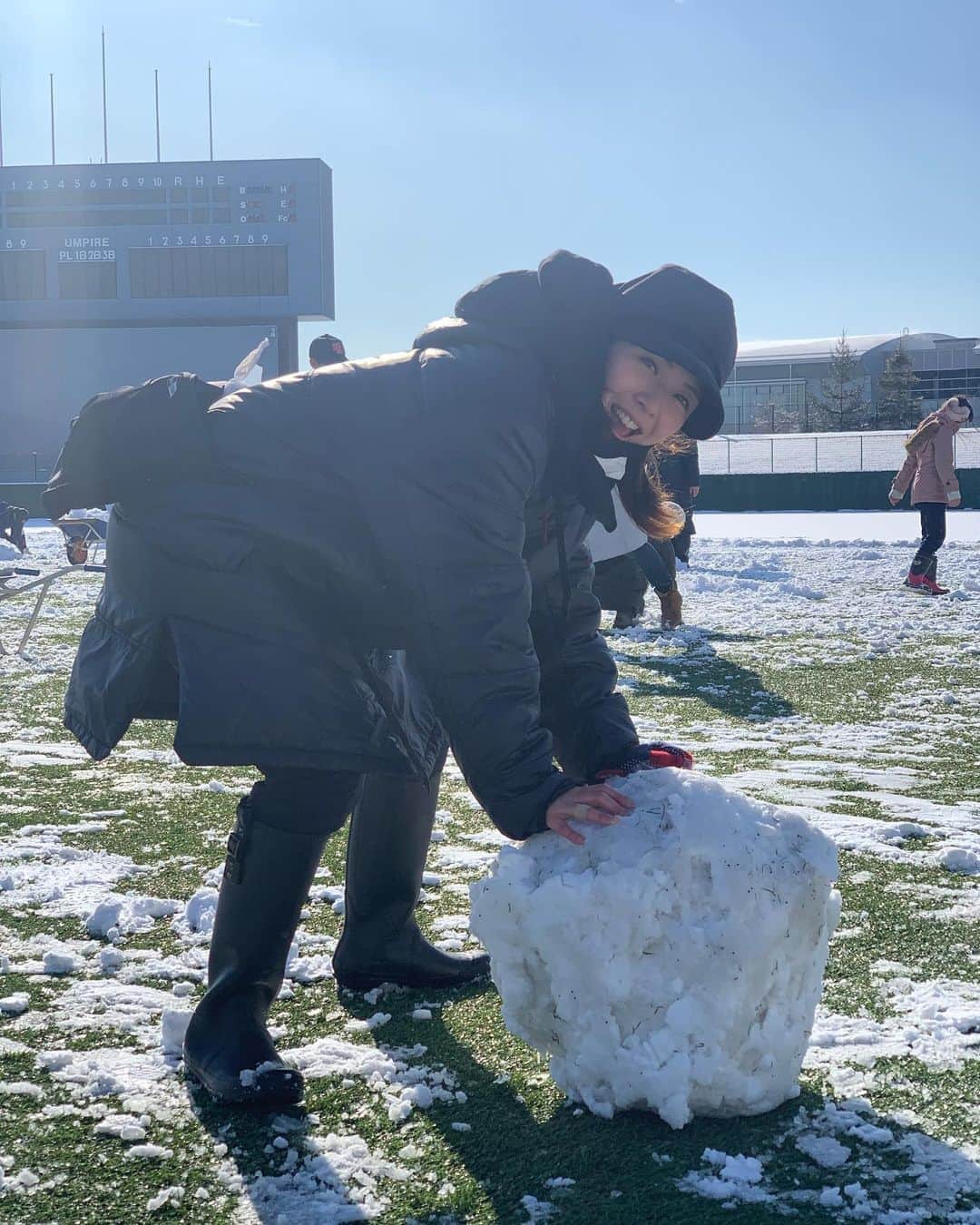 若林翔子さんのインスタグラム写真 - (若林翔子Instagram)「* * 子供の試合のため、母業がんばってます。 あ…遊んでるわけではないのですよ！！！😎 #仙台　#久々の雪 #野球　#野球スタイル　#冬はほぼこれ笑」2月11日 14時51分 - shokowakabayashi1685