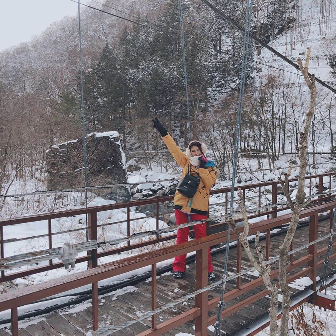 堀えりかさんのインスタグラム写真 - (堀えりかInstagram)「2日目 めっちゃ雪積もってた☃️❄️ . .  #岐阜 #奥飛騨 #温泉 #かじか橋 #深山荘 #混浴露天風呂」2月11日 15時01分 - xerikax143