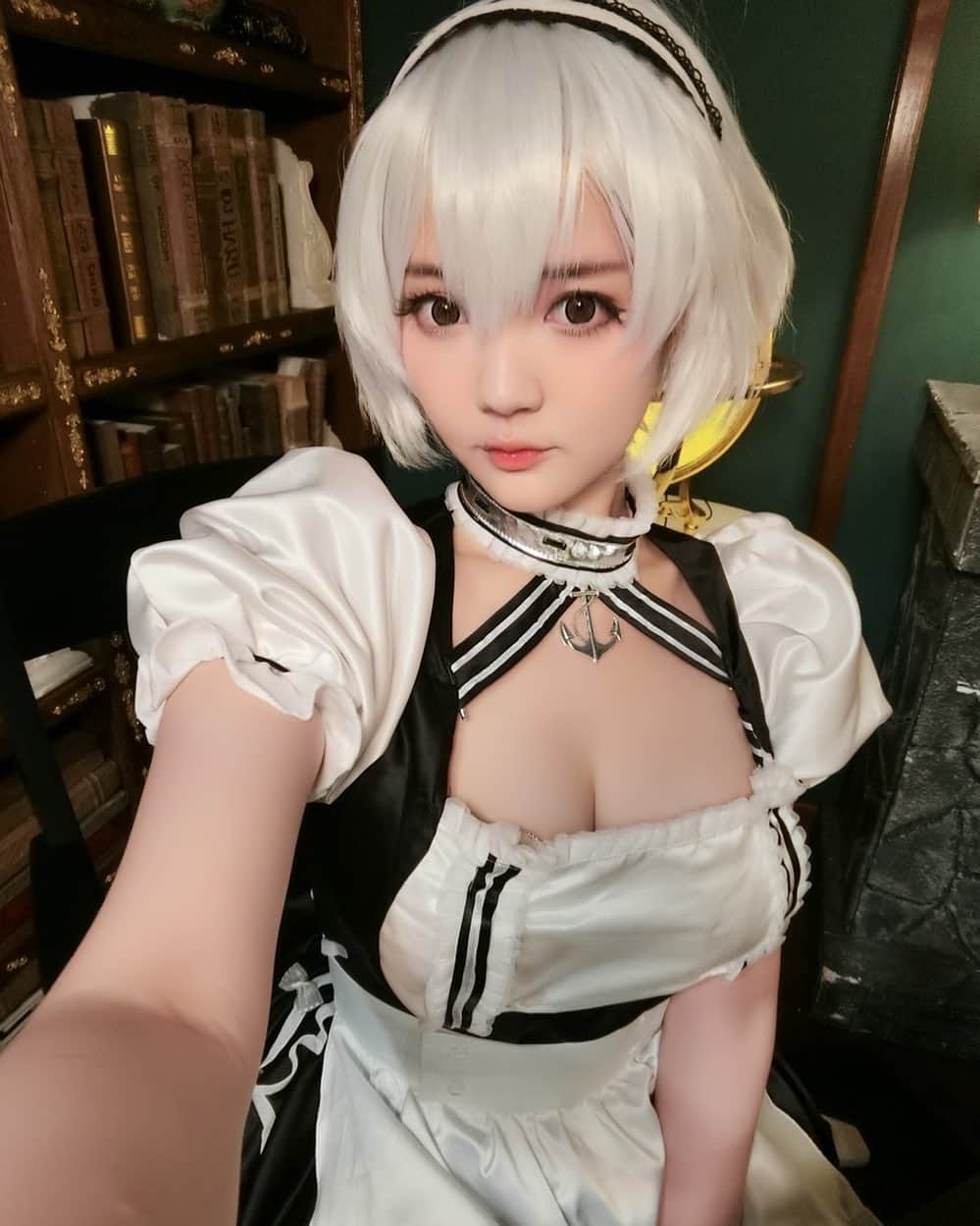 YingTzeさんのインスタグラム写真 - (YingTzeInstagram)「“ Welcome Back , My Proud Master “ HMS Sirius , Azur Lane 🌟 _ Another HMS Fleet because HMS Ships are my fav in Azur Lane ~ but I think this wig has a little 2B vibes. 🤣 Next HMS waifu will be Formidable! _ HMS Sirius will be reward for Tier 10 in February. ❤️ ▶️ www.patreon.com/yingtze _ #blessed #azurlane #azurlanecosplay #maidcosplay #cosplaygirls」2月11日 15時35分 - yingtze