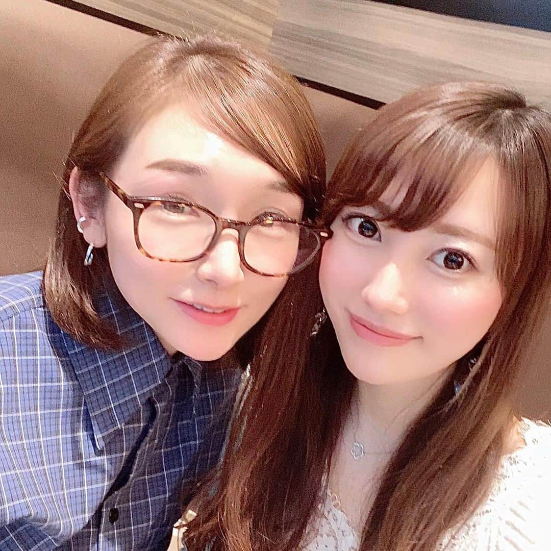 佐倉知里のインスタグラム：「亜依とランチー♡ あーもう楽しすぎて、笑いすぎでした🤣💓 久しぶりだったので怒涛のおしゃべり会ฅ•ω•ฅ 変わらずのあいぼん♥ こんなに可愛い２児の母いるのですか...(๐•̆ •̆๐)♡♡♡ 久しぶりのメンバーで集まりたいねって🥺 東京離れた子達もみんなで集まれたらいいなぁ❣️ そして夜ご飯も楽しみっ🙈 . . #同い年#古友#永遠のアイドル#🥰 #ダルマットランチ #雲丹パスタ#美味しい」