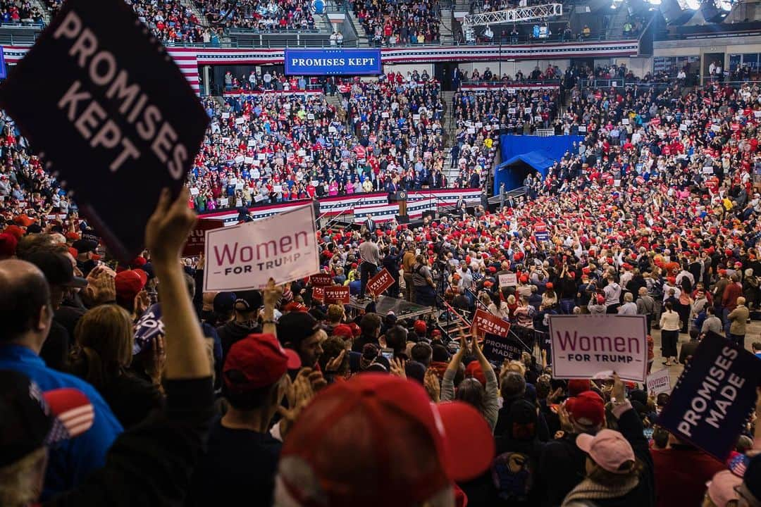 ドナルド・トランプさんのインスタグラム写真 - (ドナルド・トランプInstagram)「THANK YOU NEW HAMPSHIRE, I LOVE YOU! #KAG2020」2月11日 15時58分 - realdonaldtrump