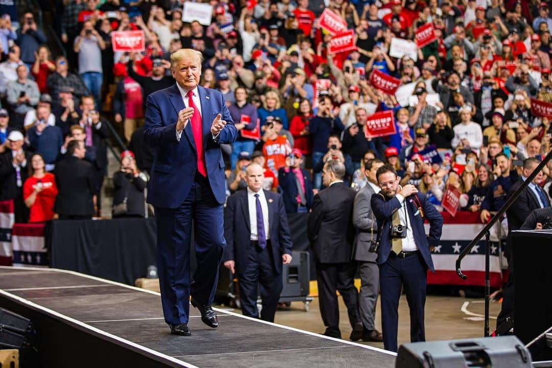 ドナルド・トランプさんのインスタグラム写真 - (ドナルド・トランプInstagram)「THANK YOU NEW HAMPSHIRE, I LOVE YOU! #KAG2020」2月11日 15時58分 - realdonaldtrump