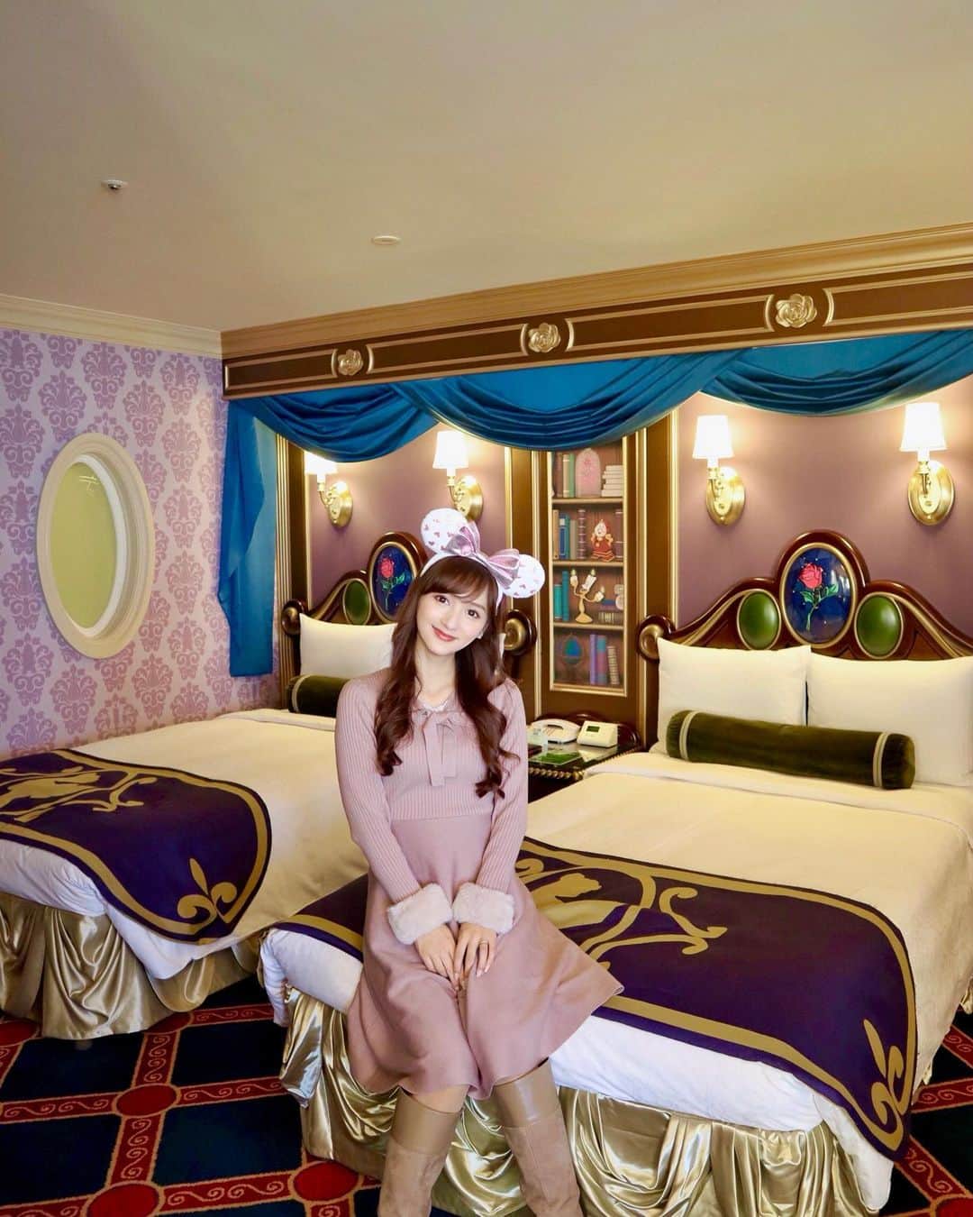 加藤瑠美さんのインスタグラム写真 加藤瑠美instagram 初めてディズニーランドホテルに泊まったよ 念願の美女と野獣ルーム 壁紙が本棚みたいになっててとっても可愛かったな Tokyodisneyresort Tokyodisneylandhotel Disneylandhotel Disney