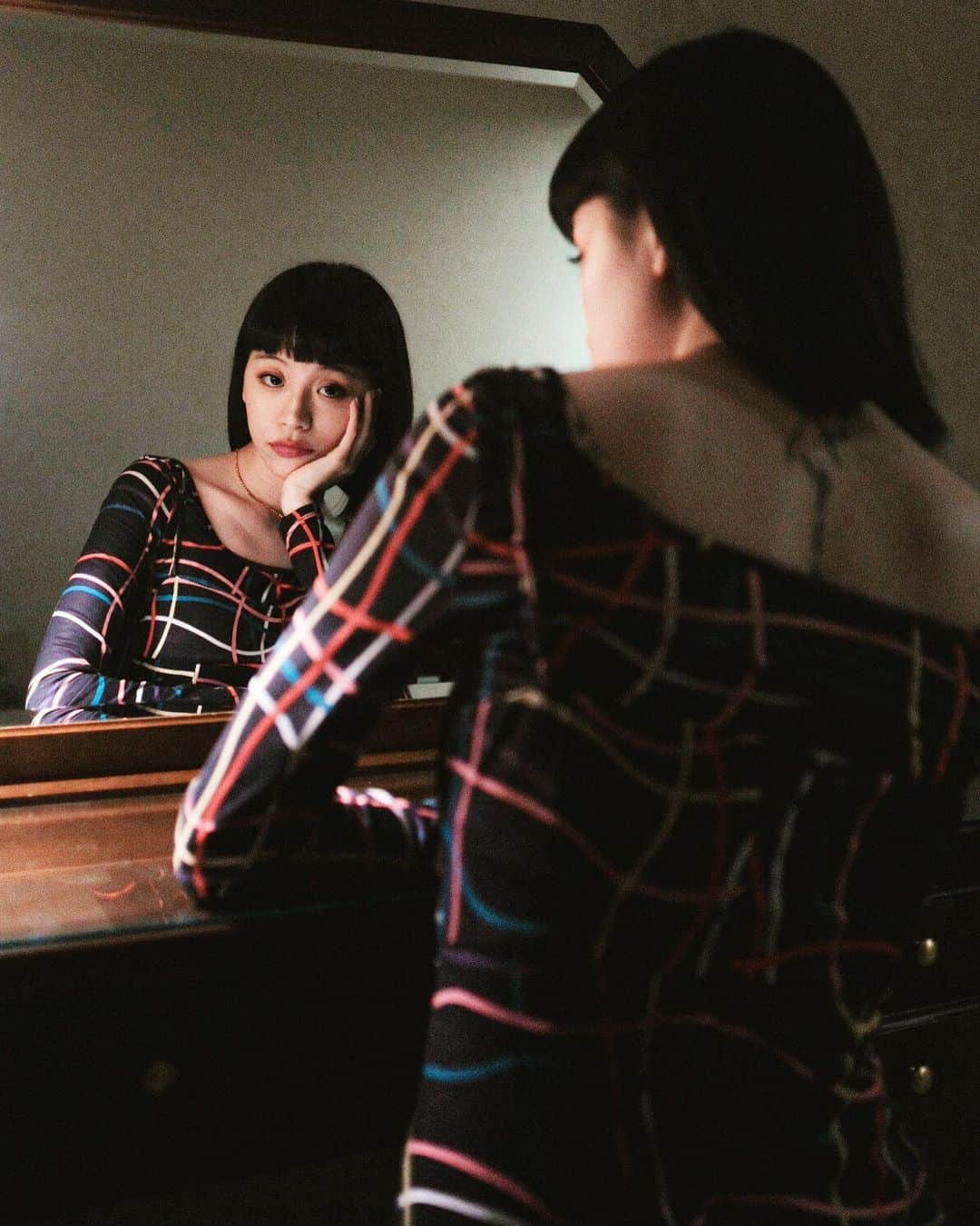 る鹿さんのインスタグラム写真 - (る鹿Instagram)「When you meet yourself in mirror ♟🌔✨」2月12日 2時19分 - luluxinggg