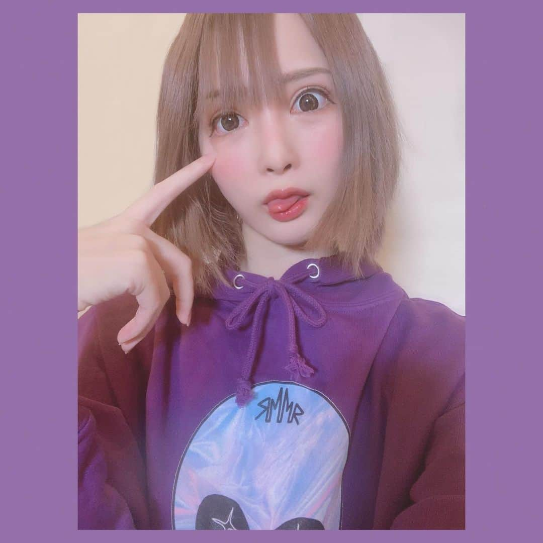 らむめろさんのインスタグラム写真 - (らむめろInstagram)「ついに今日の夕方〜夜に﻿ youtubeあげるにだ🥳🌷🌷🌷﻿ ﻿ まじ久々すぎるな🐭 ﻿ 最近のメイクあげるからよろみ💄﻿ ﻿ ﻿ #instagood #instagramer #instalike #instalove #followme #followgram #japanesegirl #goodday #swag #selfie #me #안녕 #라무메로 #youtuber」2月12日 2時59分 - ramumero_