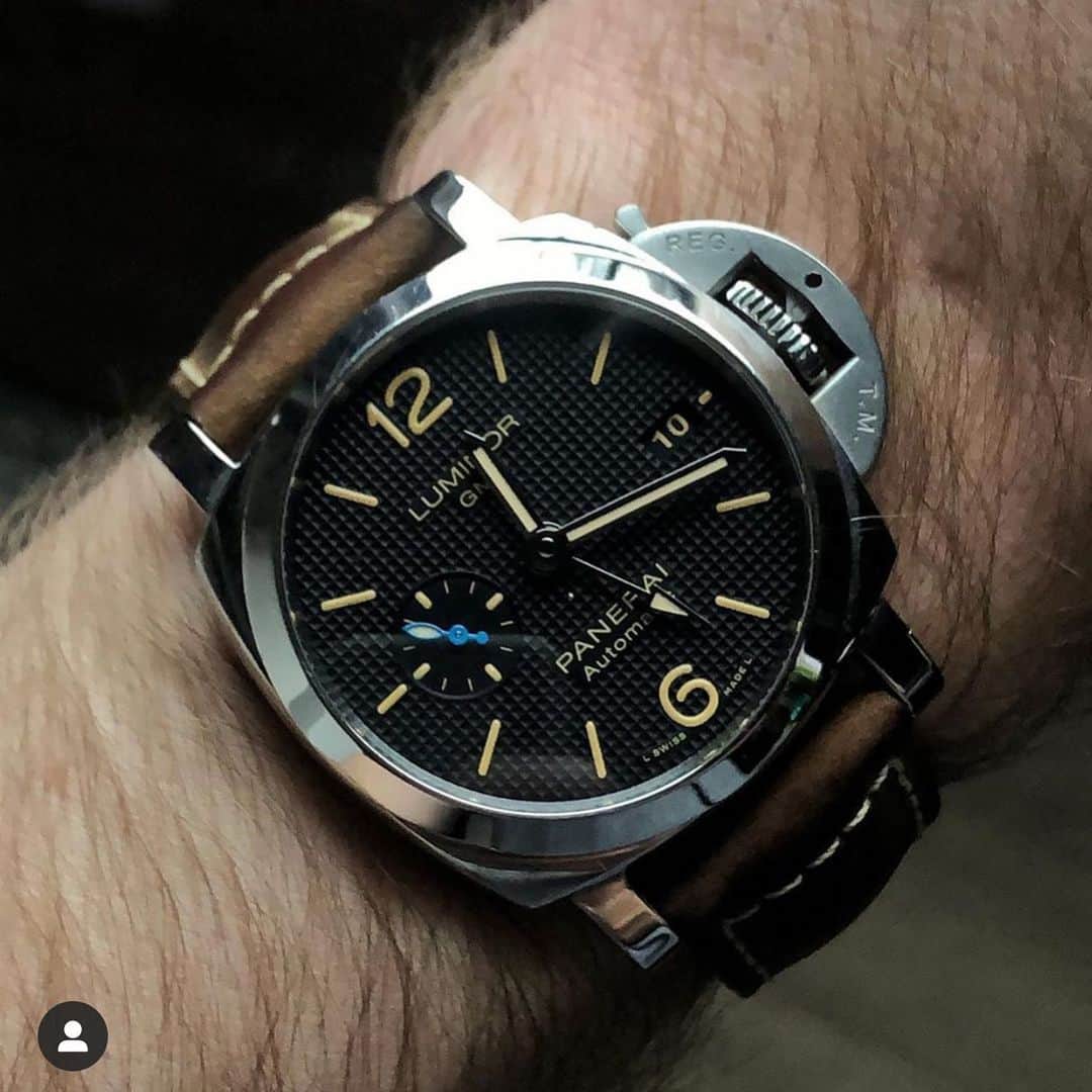 パネライのインスタグラム：「Hobnail dial, YES OR NO? Pic by @horographeur #Panerai #paneraicentral」