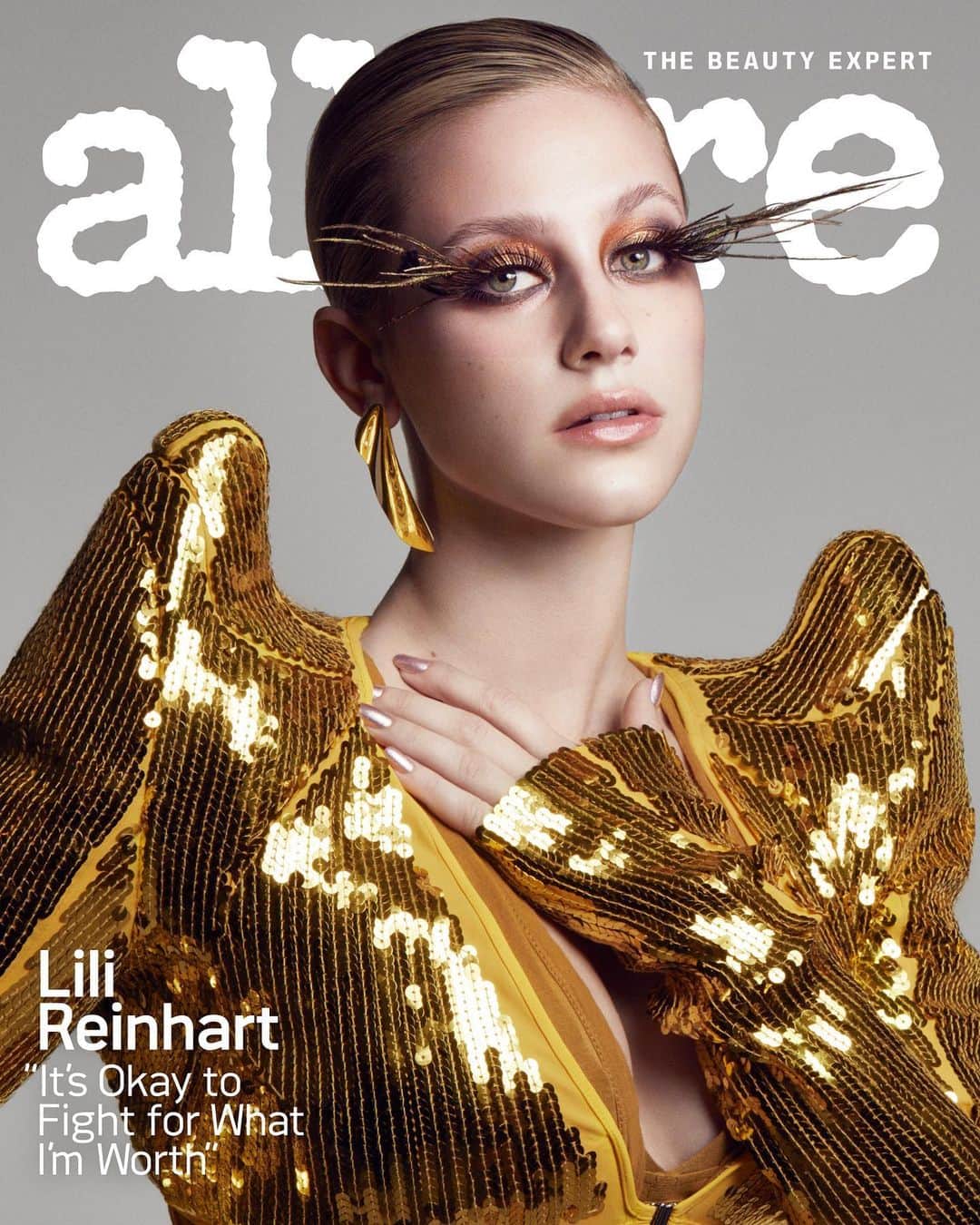 リリ・ラインハルトのインスタグラム：「I am so honored to be on this month’s cover of @allure 🌟 thank you for this incredibly fun shoot 🙏🏻」