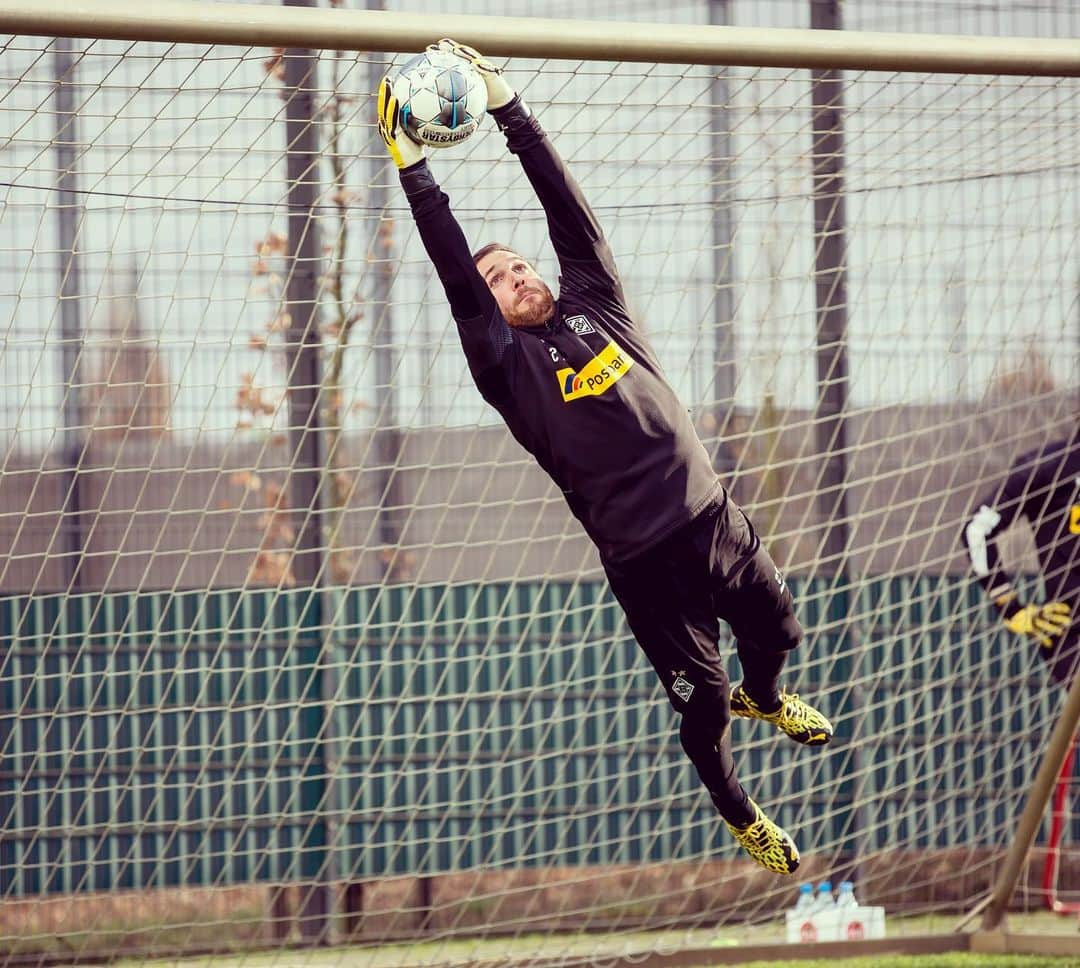 トビアス・ジッペルさんのインスタグラム写真 - (トビアス・ジッペルInstagram)「⚽️👀👐🏼 #Training #Bmg #Borussia #puma @borussia @pumafootball 📸 @hi_iam_chris」2月12日 3時35分 - tobsen_21