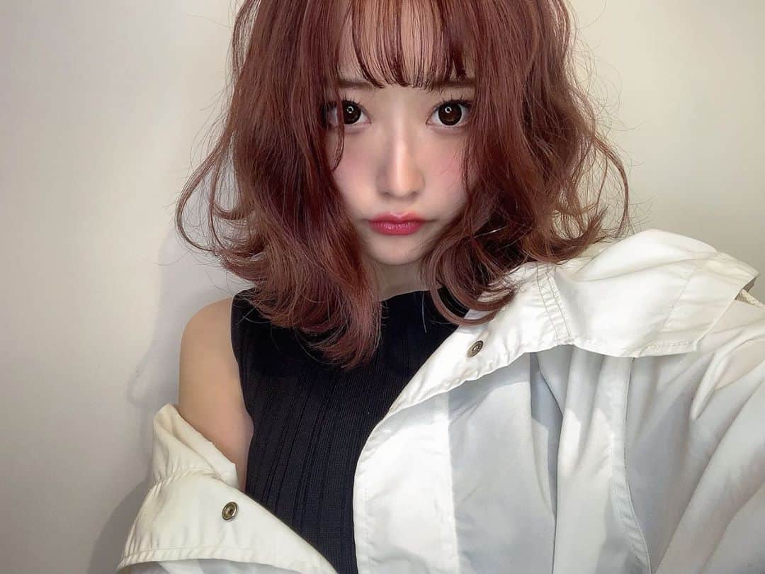 おもてちゃんのインスタグラム：「. ウルトラ可愛い髪色に。 オレンジとピンクとブラウンが混ざった絶妙カラー🤹‍♀️」