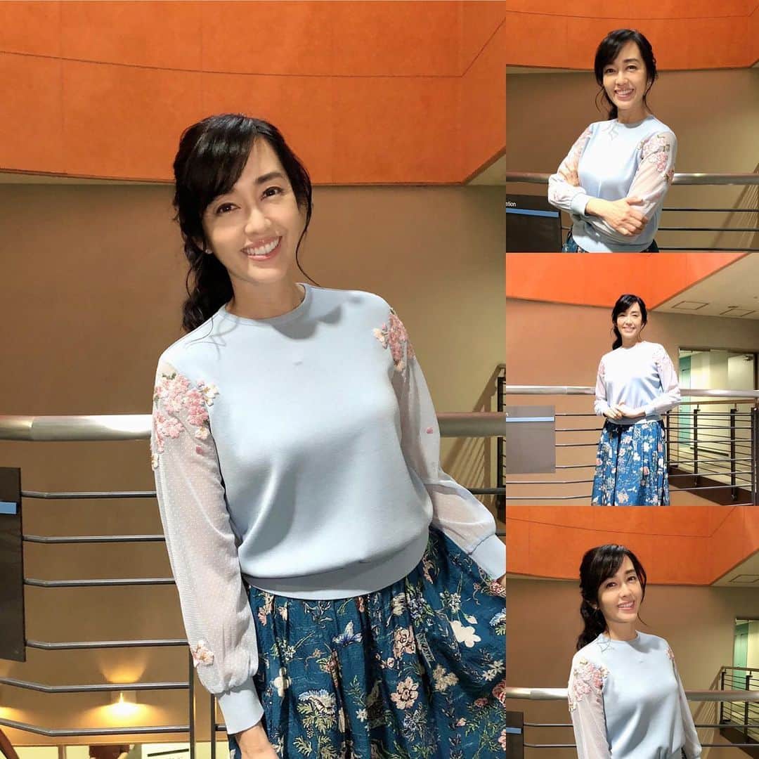 早見優さんのインスタグラム写真 - (早見優Instagram)「春らしい刺繍を施したトップスと花柄のスカート 可愛い💕 #ケイタマルヤマ #keitamaruyama」2月11日 18時45分 - yuyuhayami