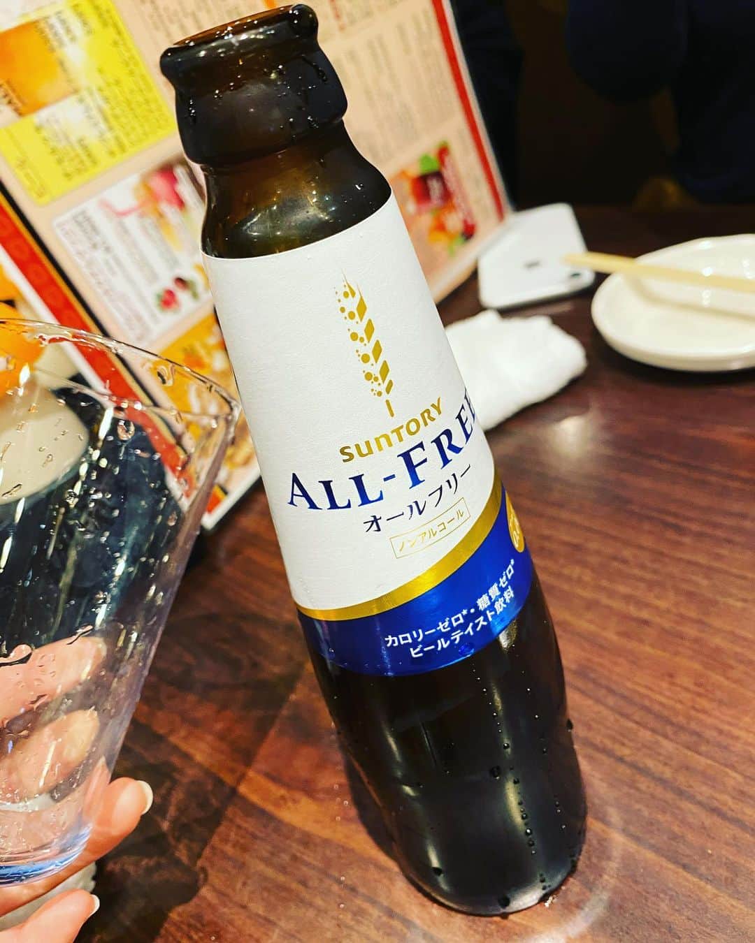 のインスタグラム：「ノンアルはセーフ！！！」