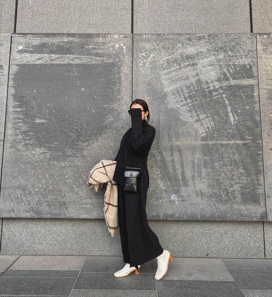 鬼辻麻衣さんのインスタグラム写真 - (鬼辻麻衣Instagram)「この　@maisonspecial_women のニットワンピースが優秀で、めちっちゃ着てる🍂🤎 ・ コートとブーツは、🇰🇷で買ったものです！ #outfit #キツジコーデ」2月11日 19時31分 - kitsumai