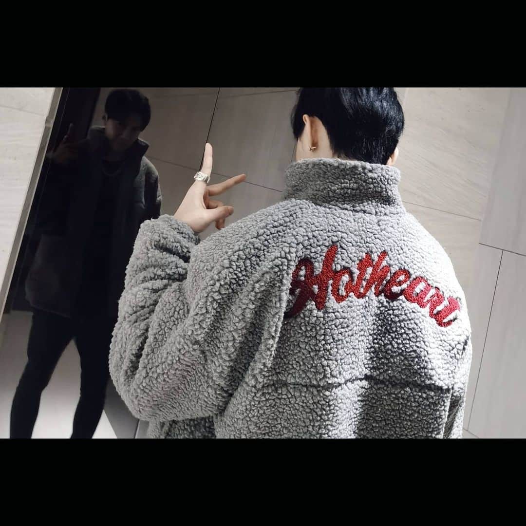 ダンソン・タンのインスタグラム：「天冷 多穿點❄ @hotheart.studio #DT #HOTHEART #唐禹哲 #SEVENDAYS」