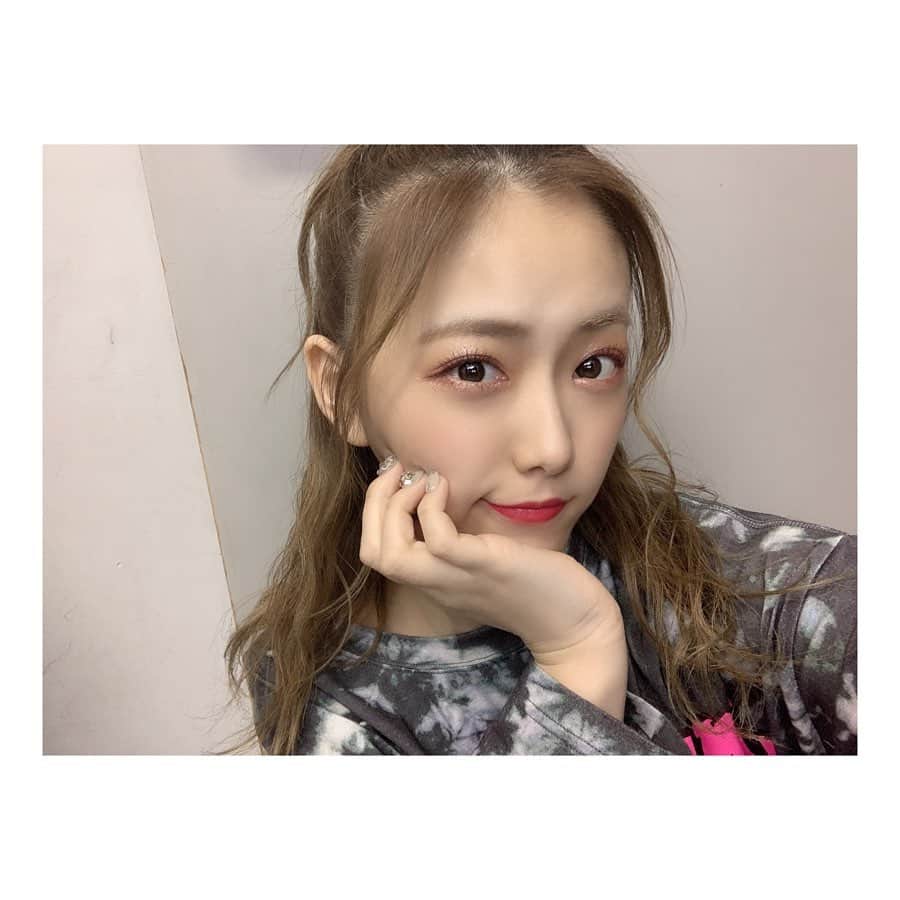 森田彩花のインスタグラム：「最近の公演ヘアー👱🏻‍♀️👩🏼💁🏼‍♀️💛 ． どのあやてぃんが好みっっ？？🥰 ． #hairstyle #ハーフアップ #高めツイン #高めポニテ #ハーフねじりツイン #お団子ヘアー  #わんわんヘアー #いいねよろ #コメよろ」