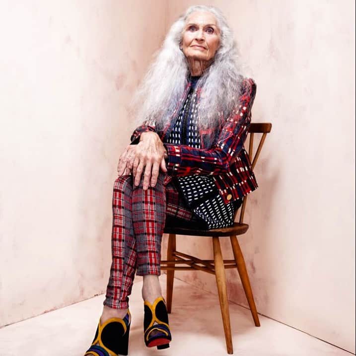 ダフネ・セルフのインスタグラム：「#throwback to 2012 lovely article featuring me “The Grey Best Dressed List” by @pollyvernon for @thetimes @thetimesmagazine @timesfashiondesk  Photographer: @brendanfreemanphoto  Stylist: @pruewhite  #fashion  @prada  #greyhair #diversity #style」