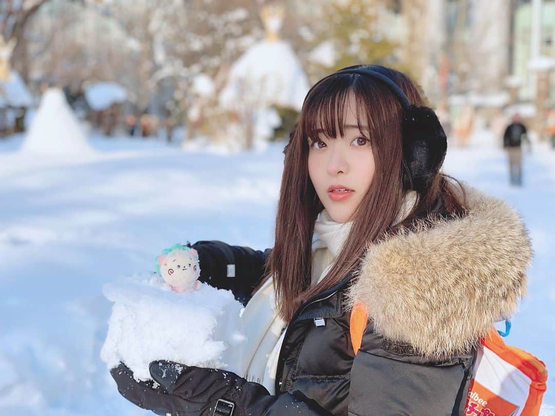 天城サリーさんのインスタグラム写真 - (天城サリーInstagram)「バカみたいなことを儚げな表情ですればなんだか儚い写真になるのか検証の結果、儚げな表情がただちょっとアホな表情に見えてくるだけでした。 #北海道 #雪 #コジコジ」2月11日 20時10分 - sallyamaki