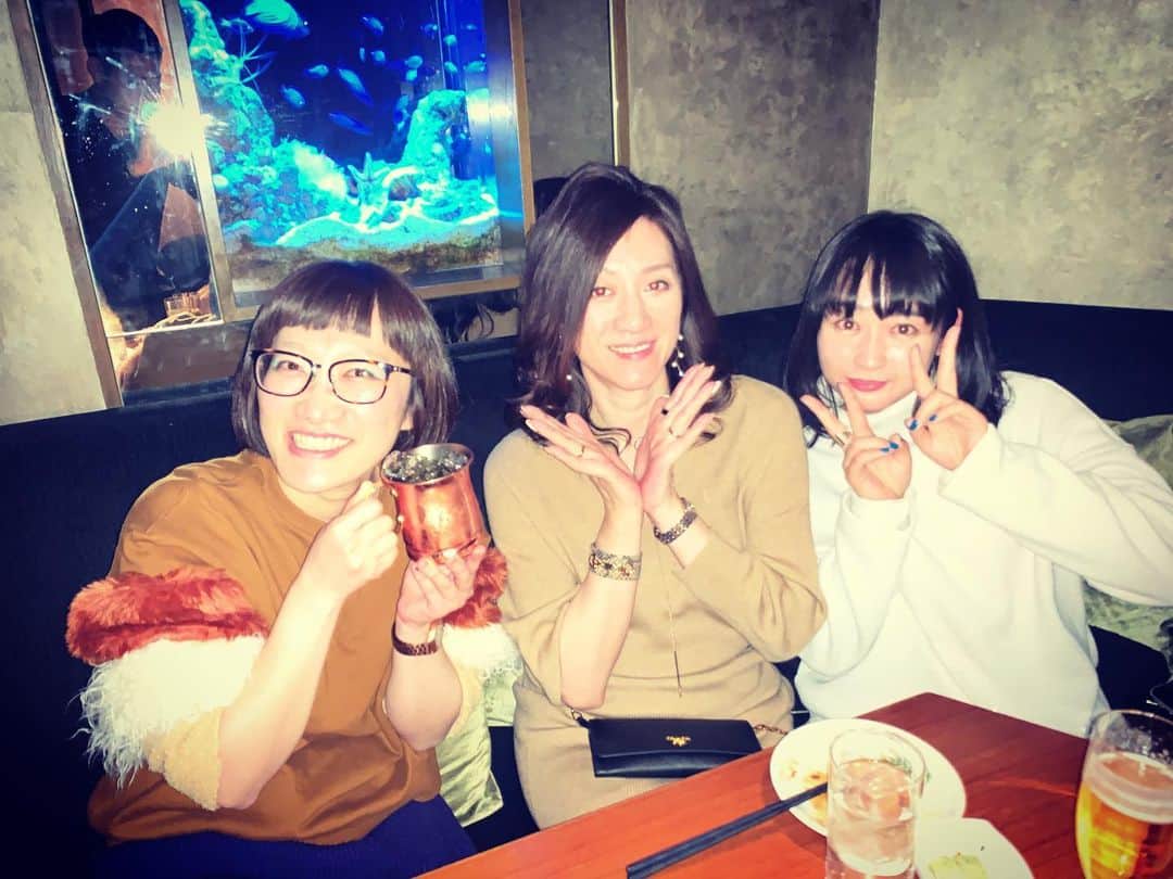 のインスタグラム：「1枚目は写ルンです📷で撮ったのかと思うほど味のある写真。 ・ 野々村さんにはかれこれ8年前くらいからお世話になりっぱなしです、、スパイクをずっと見守ってくださり、叱咤激励、それ以上の優しさを下さる公私共に最強ウーマンです💄👠 今では“ぴえん”写真も一緒に撮っていただけます。突然の4枚目は何年前か渋谷でたまたま入ったお店にいらしたジャッキー&フレディ。 ・ #野々村友紀子  さん #スパイク #トニーフランク  #ジャッキーちゃん  #フレディマーキュリー」