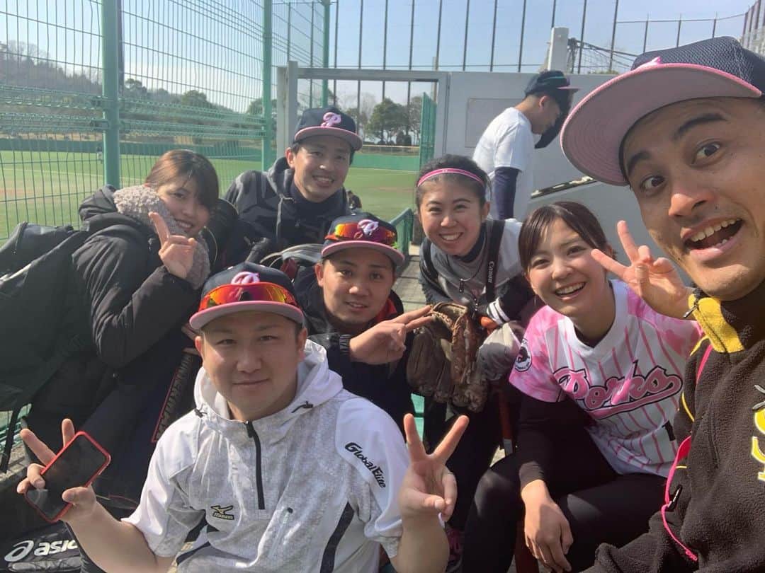 上杉あずさのインスタグラム：「. WE ARE "HARDBANK PORKS"🐷❤️ (@hardbankporks ) . #baseball #team #fukuoka #hardbankporks #training #practice #day #players #teams #軟式野球 #草野球 #草野球チーム #福岡 #筑豊緑地 #練習 #トレーニング #春季キャンプ #お疲れ様でした #🐷」
