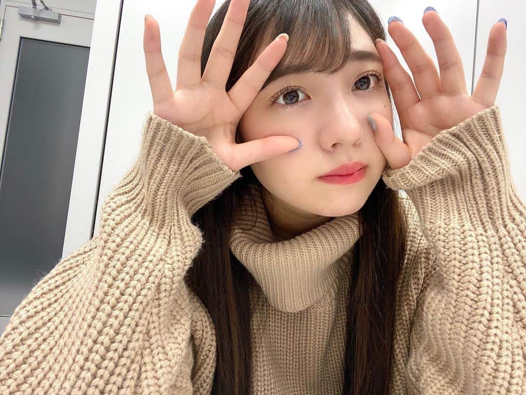 小玉梨々華のインスタグラム：「お母さんの服勝手に借りちゃった」