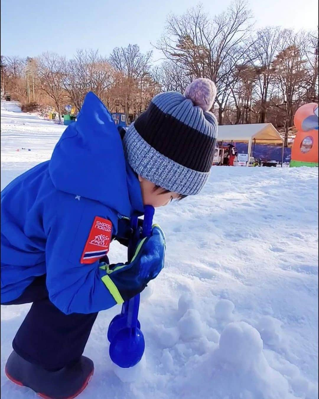 小倉優子さんのインスタグラム写真 - (小倉優子Instagram)「軽井沢で😌✨ 長男はスキー、次男は雪遊びをしました❗️❗️ 来年も行こうね💕」2月11日 20時44分 - ogura_yuko_0826