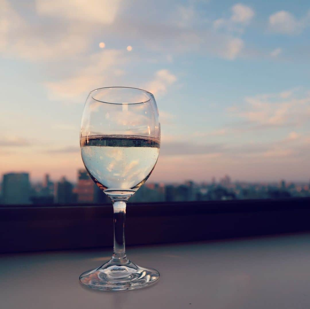 ひぐち君さんのインスタグラム写真 - (ひぐち君Instagram)「大先輩に呼んでいただきました🍷 ぜひお越しくださいませ。  2/14（金）渋谷∞ドームⅡ 「リットン調査団リサイタル〜トークの夕べ〜」 20:30開場、20:45開演 ゲスト：髭男爵ひぐち君  #リットン調査団　さん #ひぐち君  #渋谷　#tokyo」2月11日 20時45分 - higehiguchi