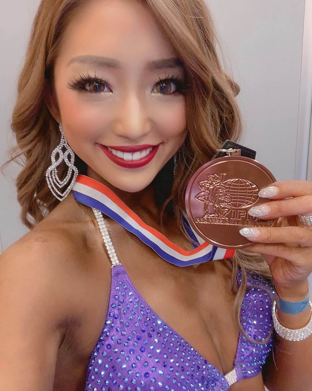 のインスタグラム：「. . Muscle Contest Japan  BIKINI Open/Class C 4位でした🌈 結果は悔しいけど、やり切った🌹満足です😘 これからは、私の最高の人生を生きるために 大好きなトレーニングと "一生続けられるフィットネス"を 追い求める旅に出ます🥰💫 伝えたいことは沢山あるけれど、 まずは応援してくれた皆さんにご報告です！✨✨✨ 皆さんのメッセージがパワーになりました😭 本当にありがとうございます💓 今日は最高の日になったよ🙋‍♀️🧡 . @season_bikini.japan  #ありがとう#感謝#自分の最高の人生を生きる#thankyou#musclecontestjapan2020」